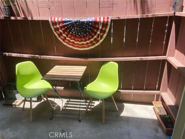 Building Photo - 7320 Lennox Ave