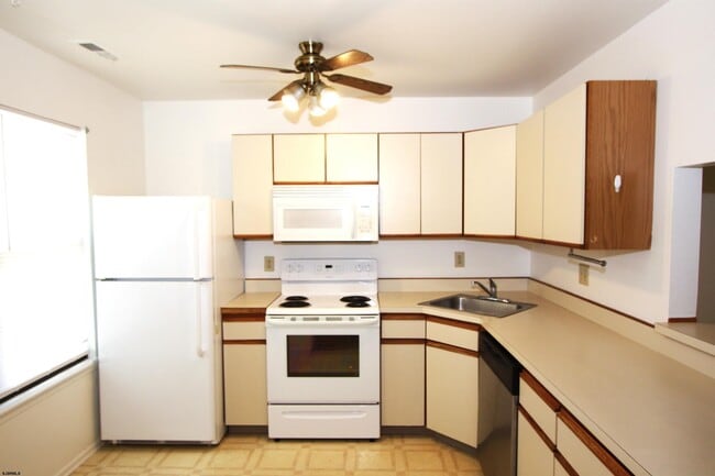 Building Photo - 2616 Canyon Ct