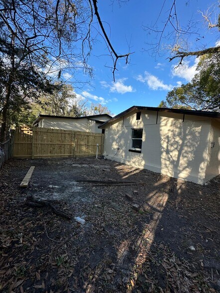 Building Photo - 1956 W 25th St