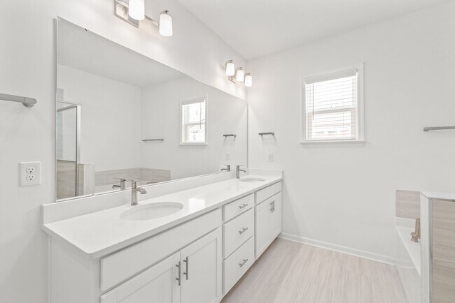 Building Photo - 5807 Clear Creek Ln