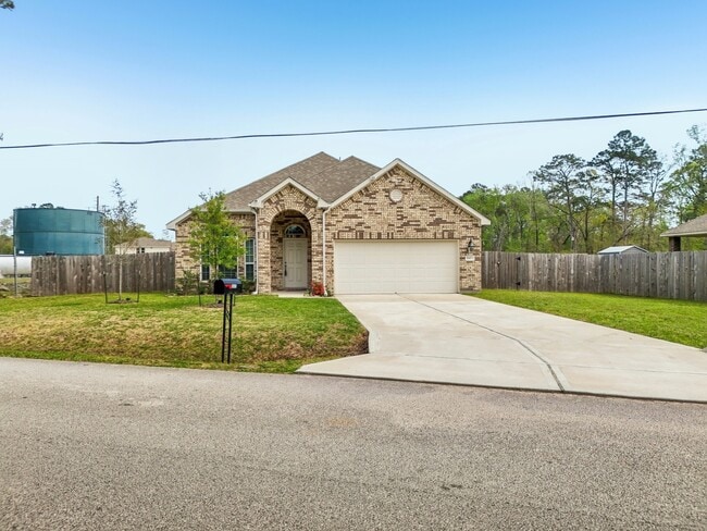 Building Photo - 18473 Railroad Ave