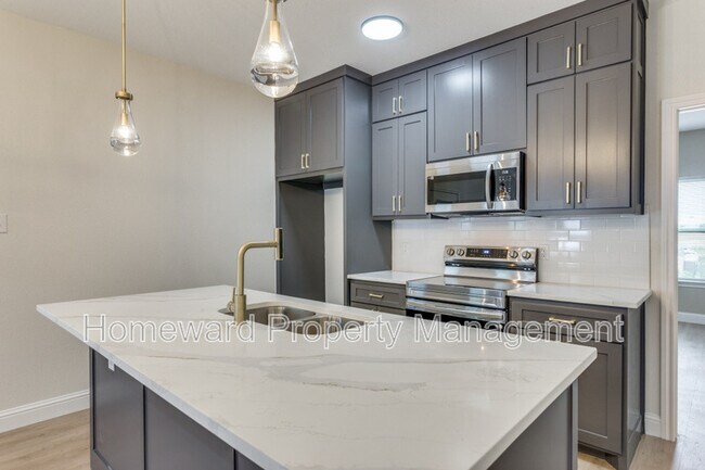 Building Photo - 8004 Julie Ave