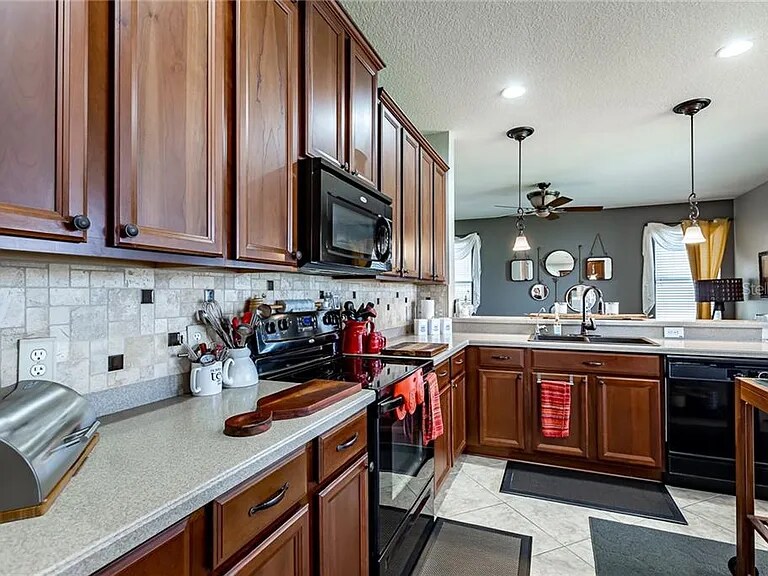 Building Photo - 7326 Forest Mere Dr