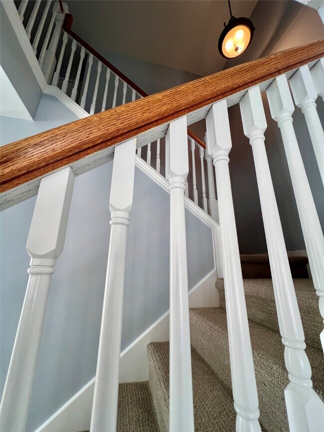 Building Photo - 3311 Whitebud Dr