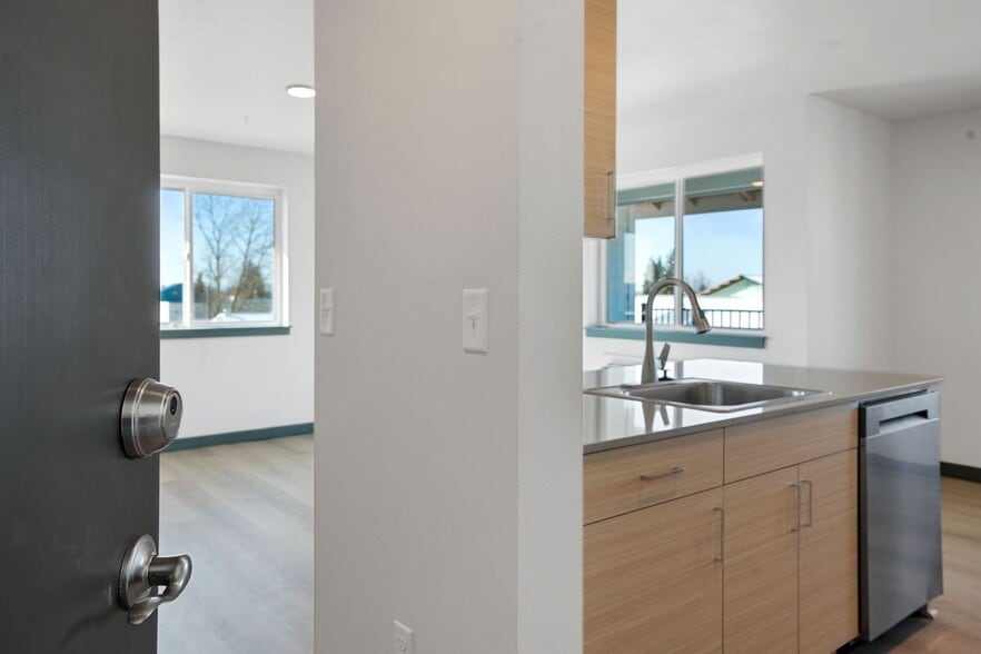 Interior Photo - Hickory Lake