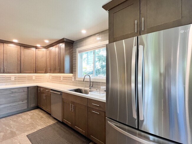 Building Photo - Beautiful Single-Level Home Located in the...