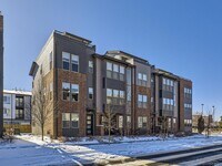 Building Photo - 2 bedroom townhome in Northfield Central Park Denver.