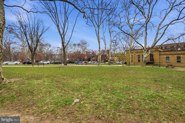 Building Photo - 1218 S 45th St