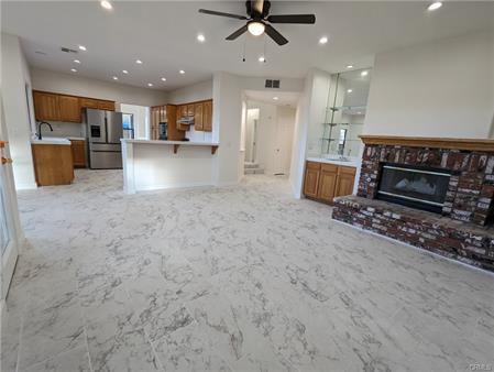 Building Photo - 42057 Parkmont Dr