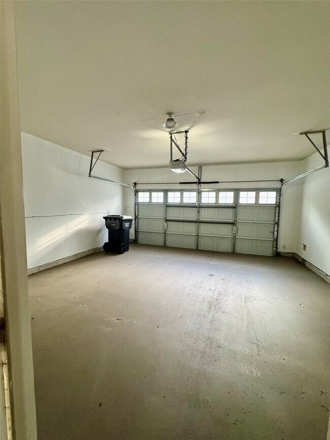 Building Photo - 13600 Breton Ridge St