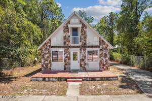 Primary Photo - 206 N Arnold Rd