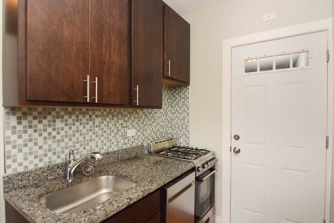 Building Photo - 2737 N Mildred Ave