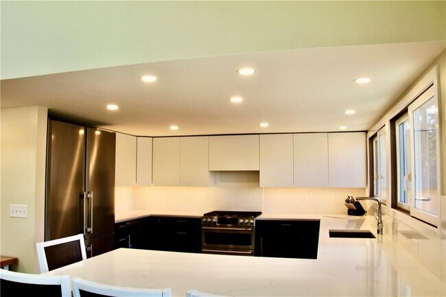 Building Photo - 39 Berrie Ln