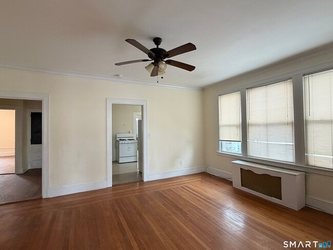 Building Photo - 41-43-43 Hebron St