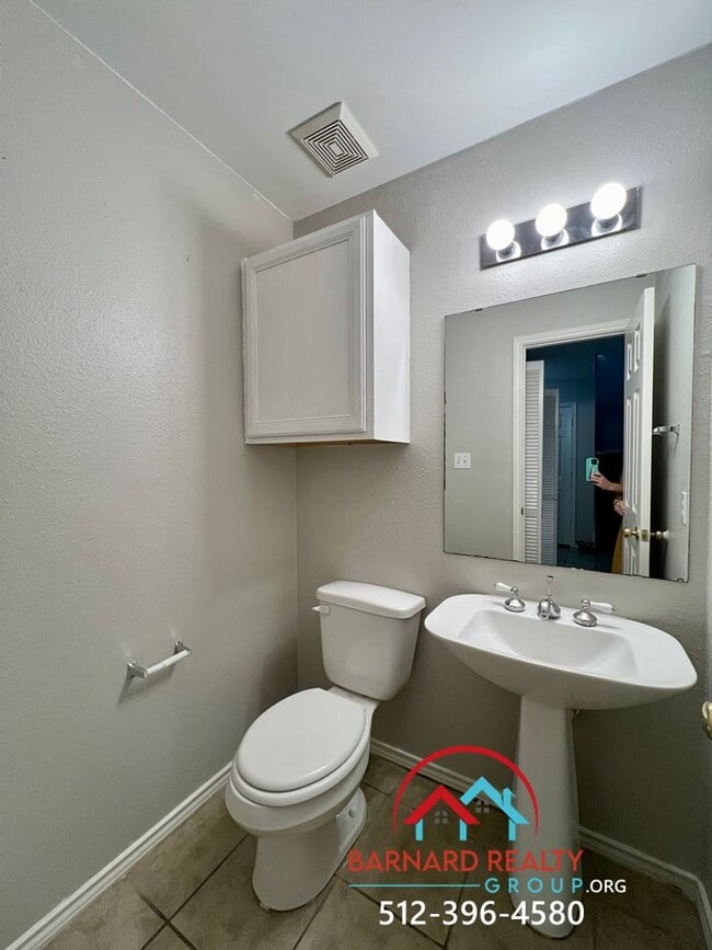 Building Photo - Available Now: 3 bedroom, 2.5 Bath Duplex with Garage and Fenced Yard