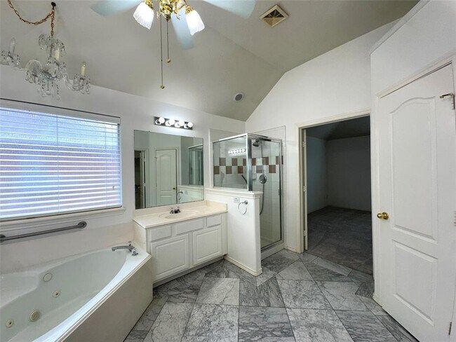 Building Photo - 24018 Indian Hills Way