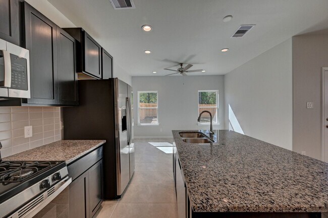 Building Photo - 11857 E Gate Dr