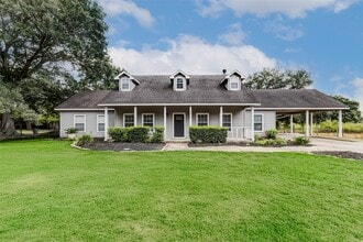 Building Photo - 8411 Syms St