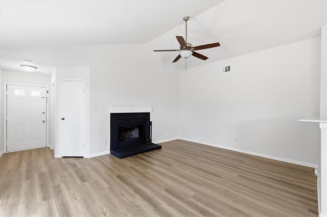 Building Photo - 102 Pinyon Ln