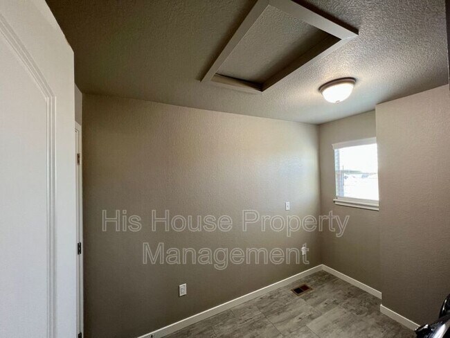 Building Photo - 3218 San Carlo Ave