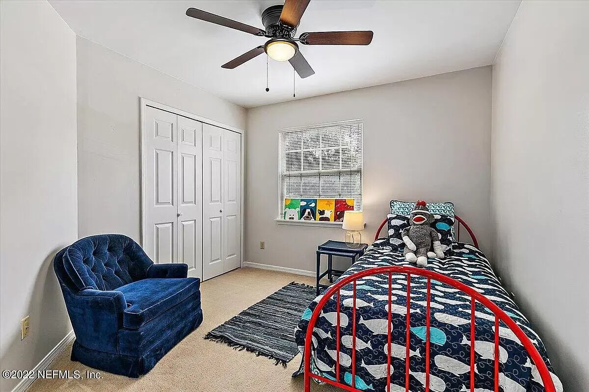 Guest Room - 11290 Lake Mandarin Cir E