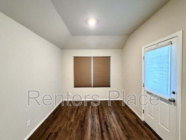 Building Photo - 2107 S Amarillo Dr