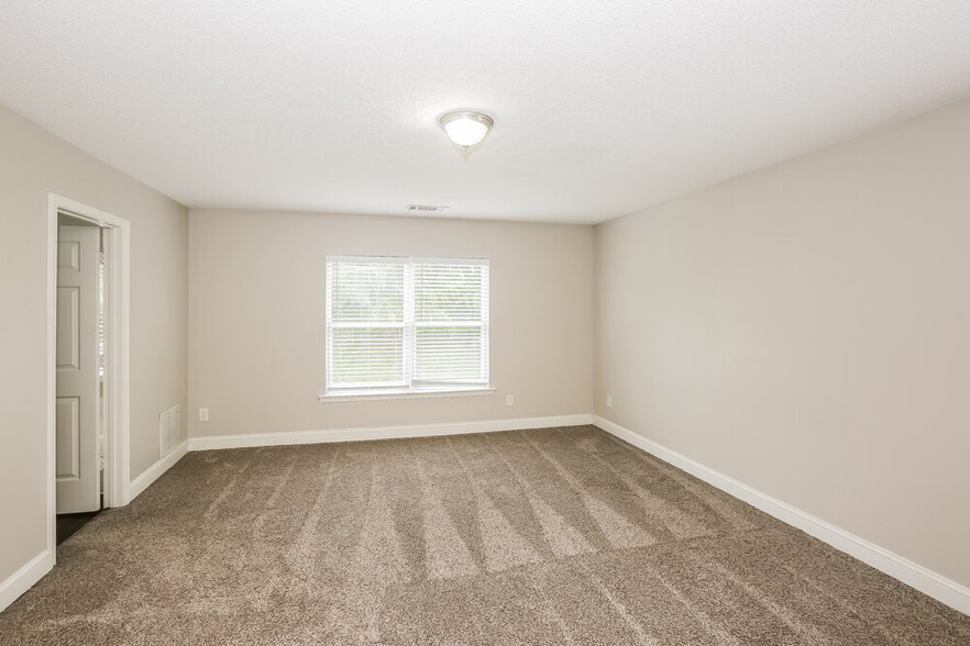 Building Photo - 12615 Cumberland Cove Dr