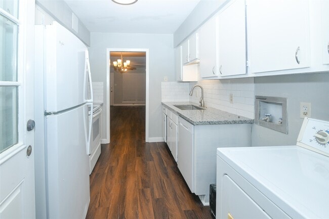 Building Photo - 2675 Gessner Rd