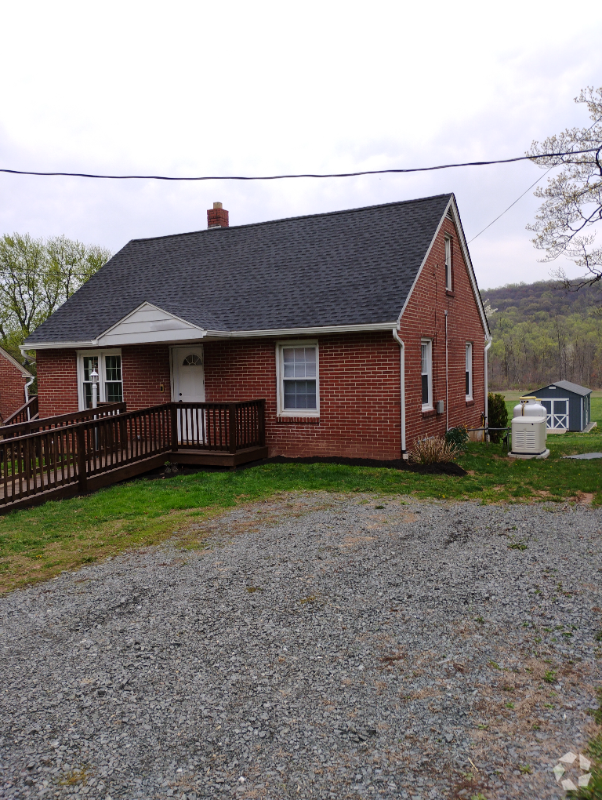 Building Photo - 280 Bowmansville Rd