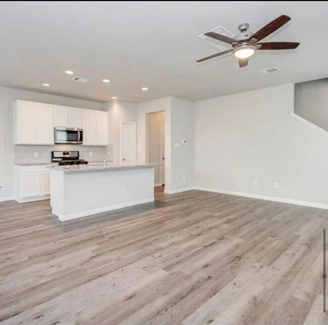 Building Photo - 22106 Regal Heights Ln