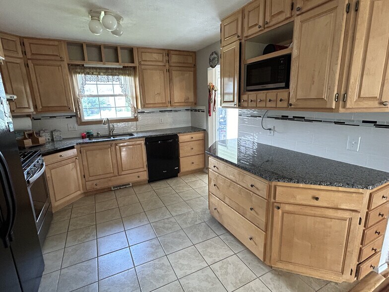 Kitchen - 4855 W 142 1/2 St