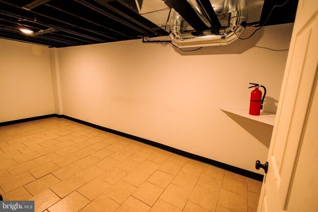 Building Photo - 222 MacClelland Ave