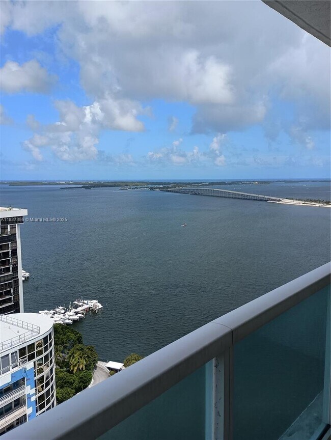 Building Photo - 2101 Brickell Ave