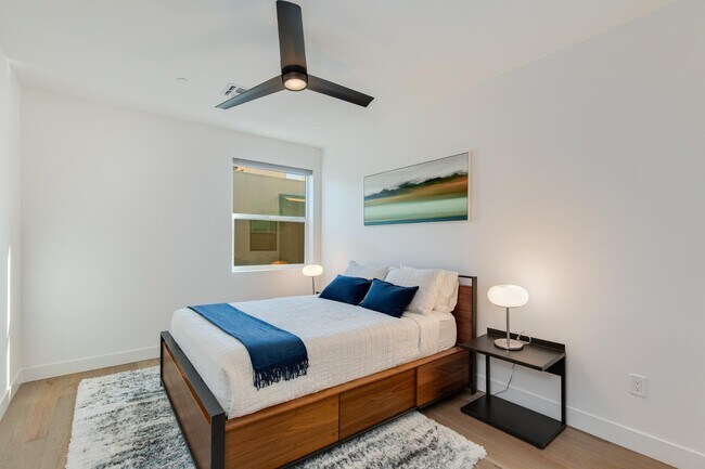 Building Photo - 5151 N 13th Pl