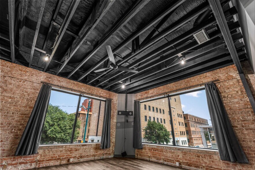 Building Photo - 901 9th St