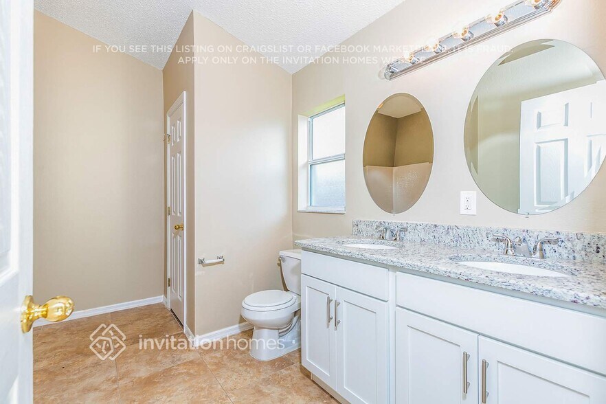 Building Photo - 2441 Bridgeport Cir