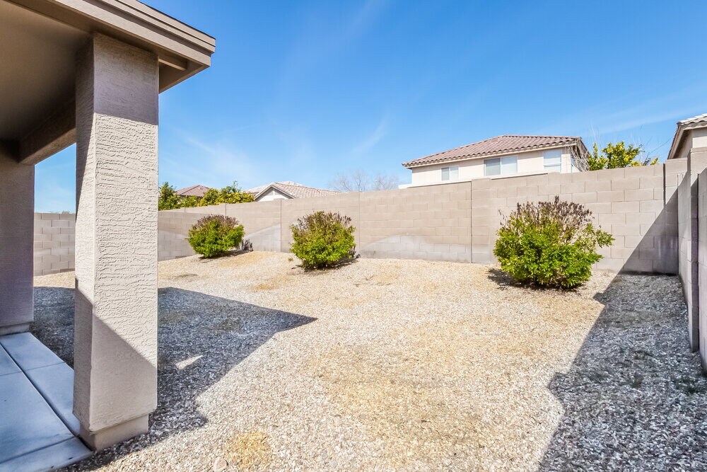 Building Photo - 11834 W Sunnyside Dr