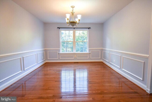 Building Photo - 42271 Bird Haven Dr