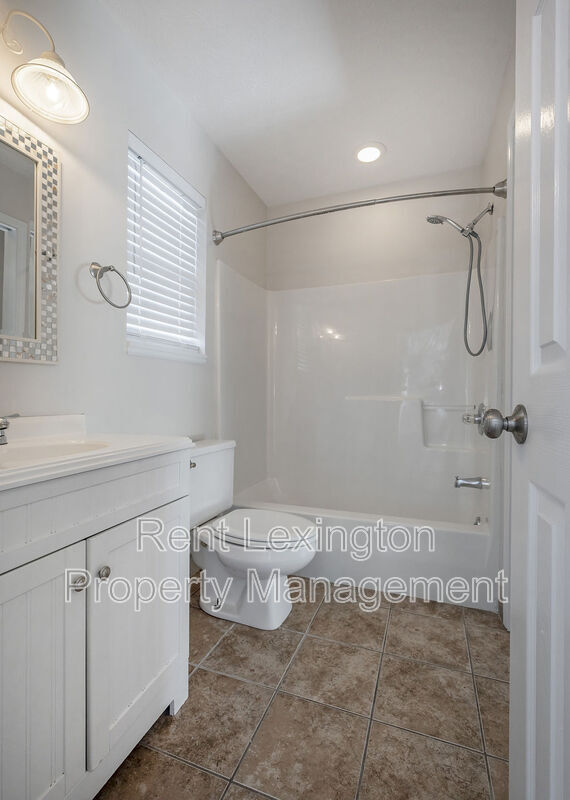 Building Photo - 772 Orlean Cir