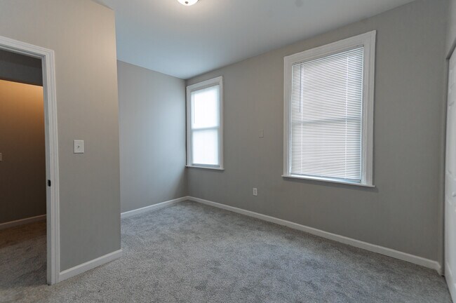 Building Photo - 1 Parkview St