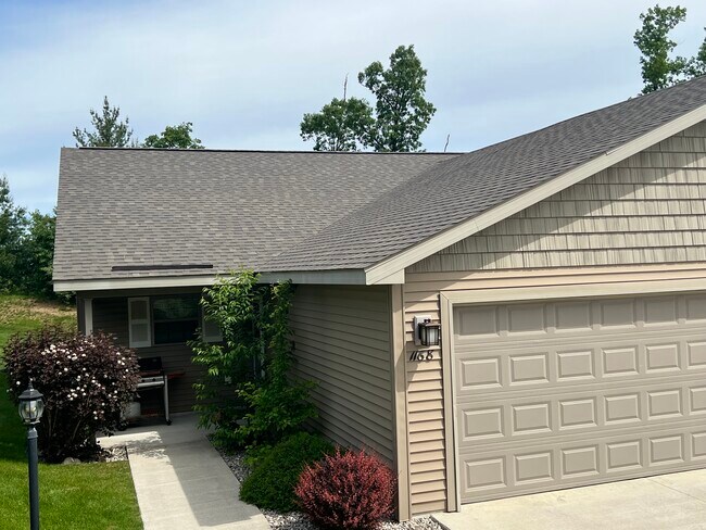 Building Photo - 1243 Terrace Bluff Dr
