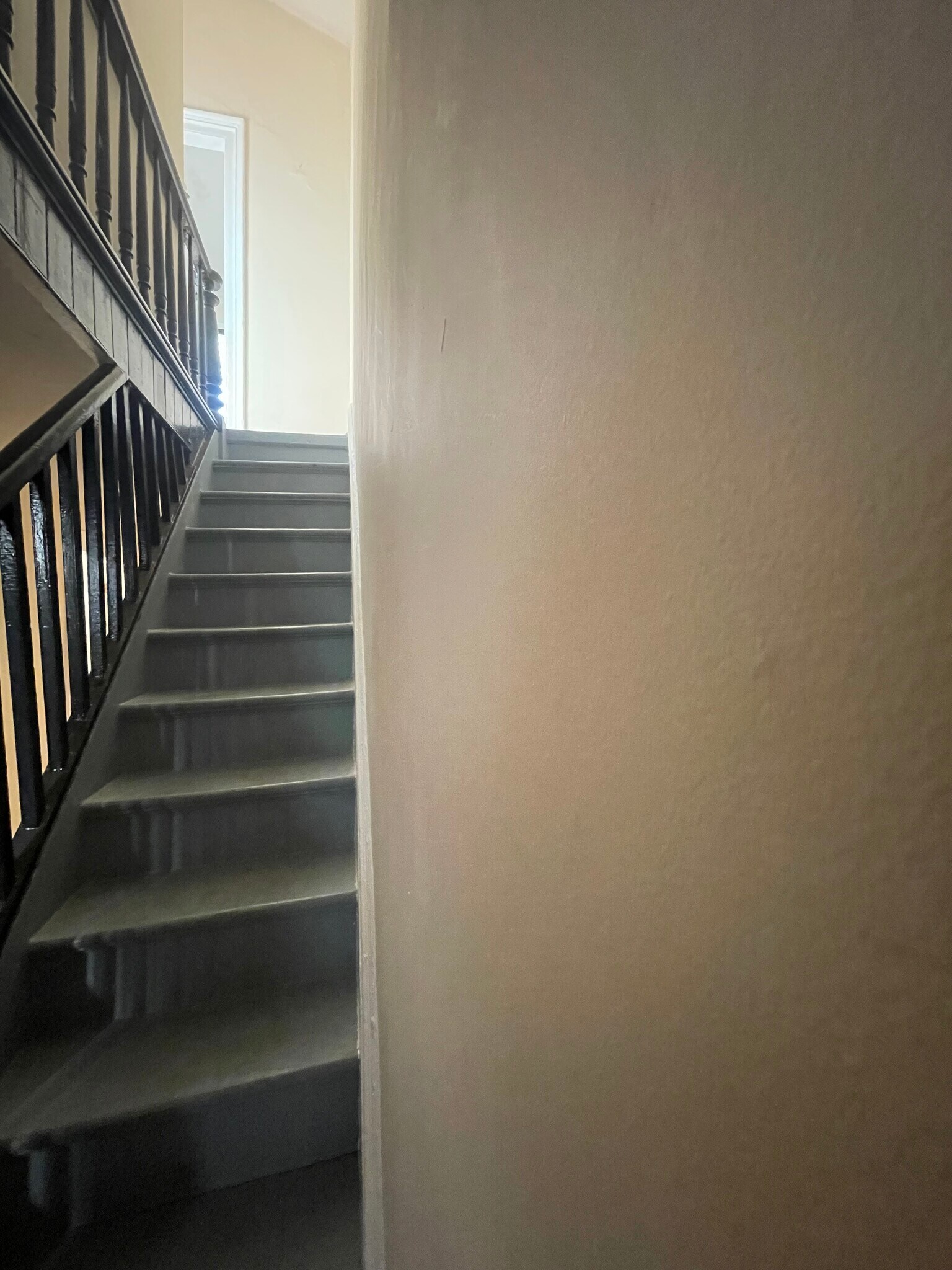 Building Photo - 19 Henry St