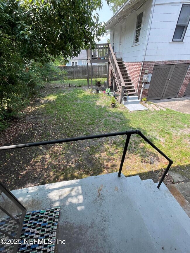Building Photo - 2137 Dellwood Ave