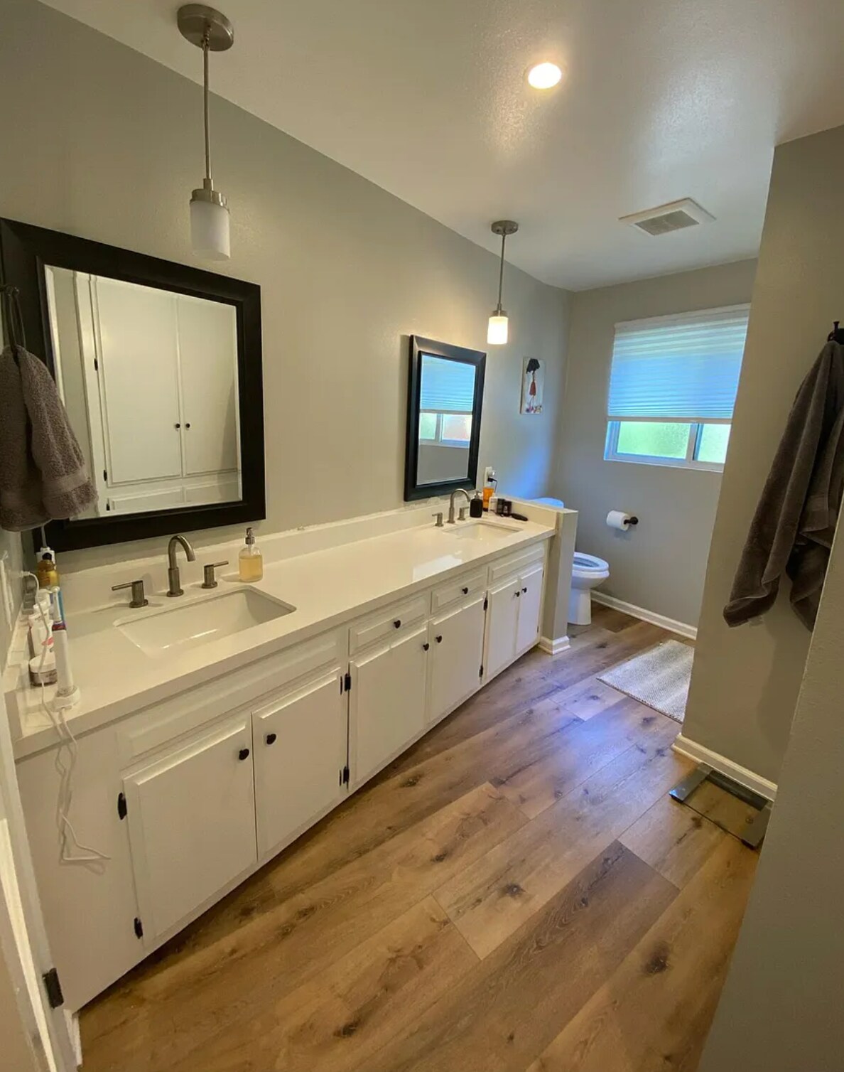 Building Photo - 5840 Allott Ave