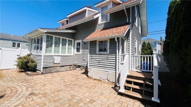 Building Photo - 105 Bliss Rd