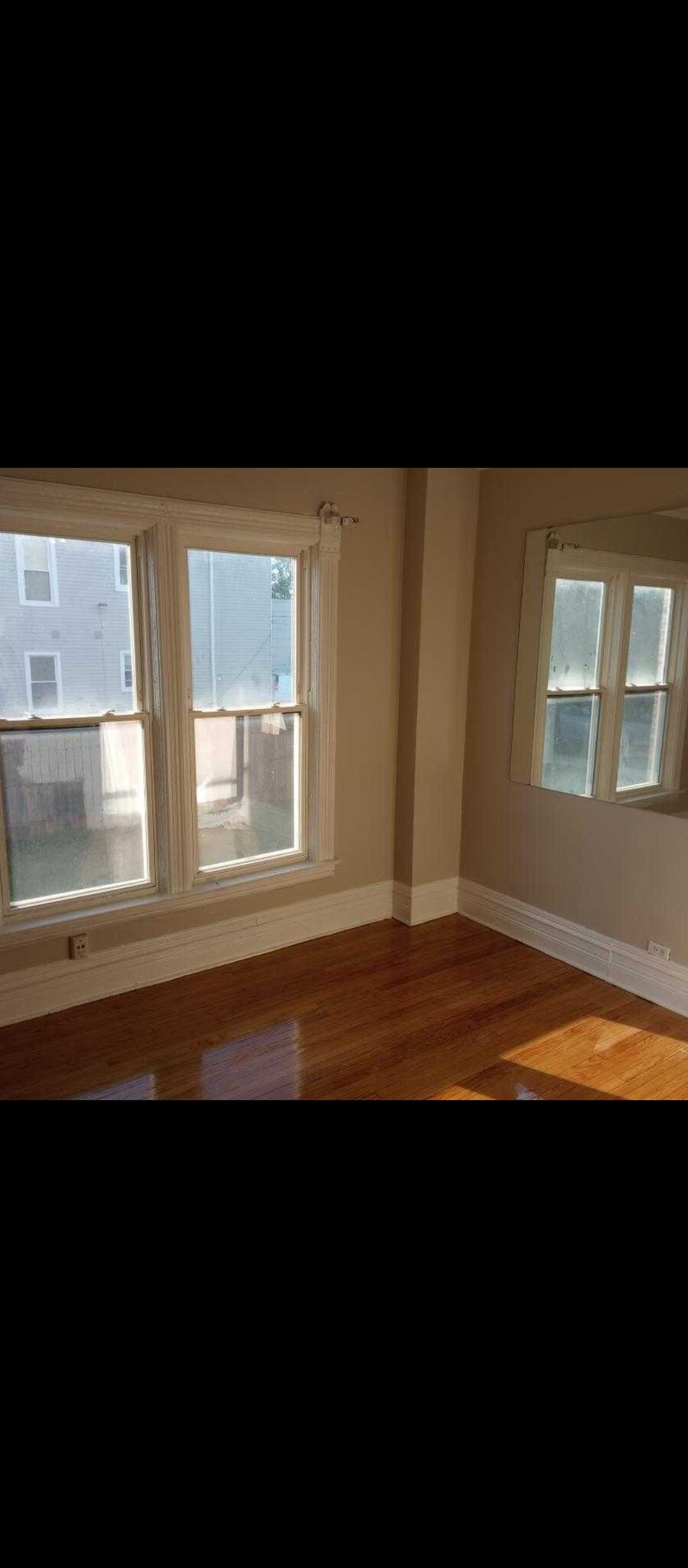 Dining Room - 2818 W Wilcox St