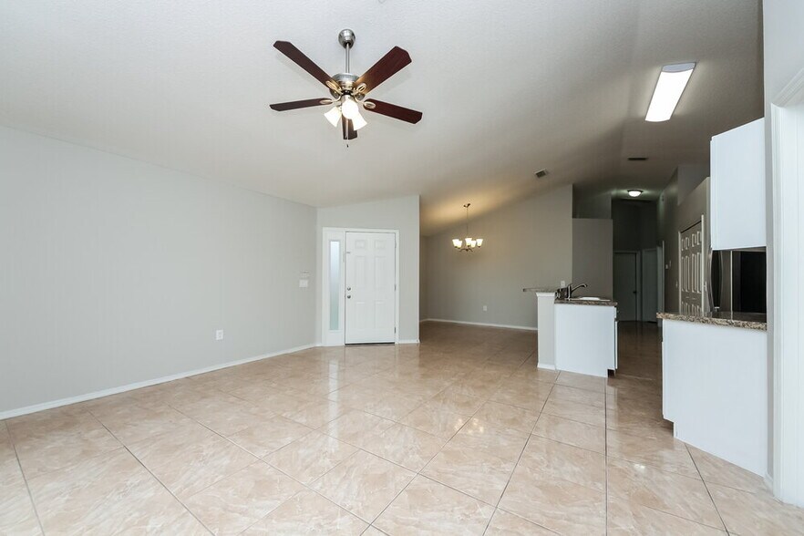 Building Photo - 2160 Jessa Dr