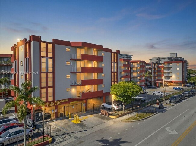 Building Photo - 1750 W 46th St