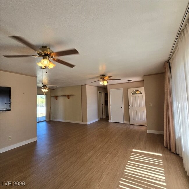 Building Photo - 630 E Simkins Rd