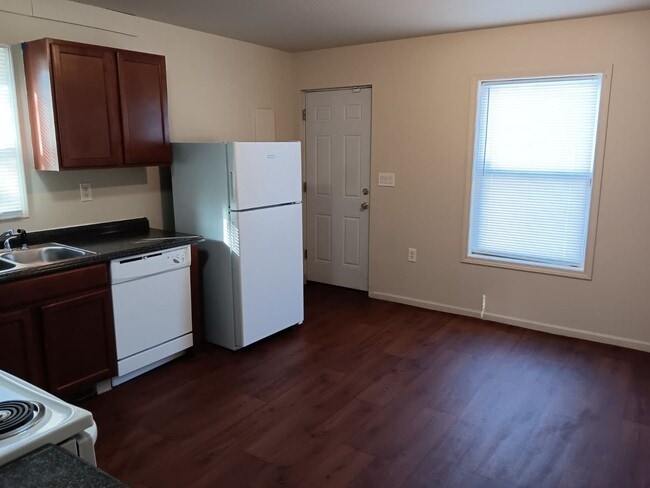 Building Photo - For Rent - Four-Bedroom Two-Bathroom Home Available NOW!